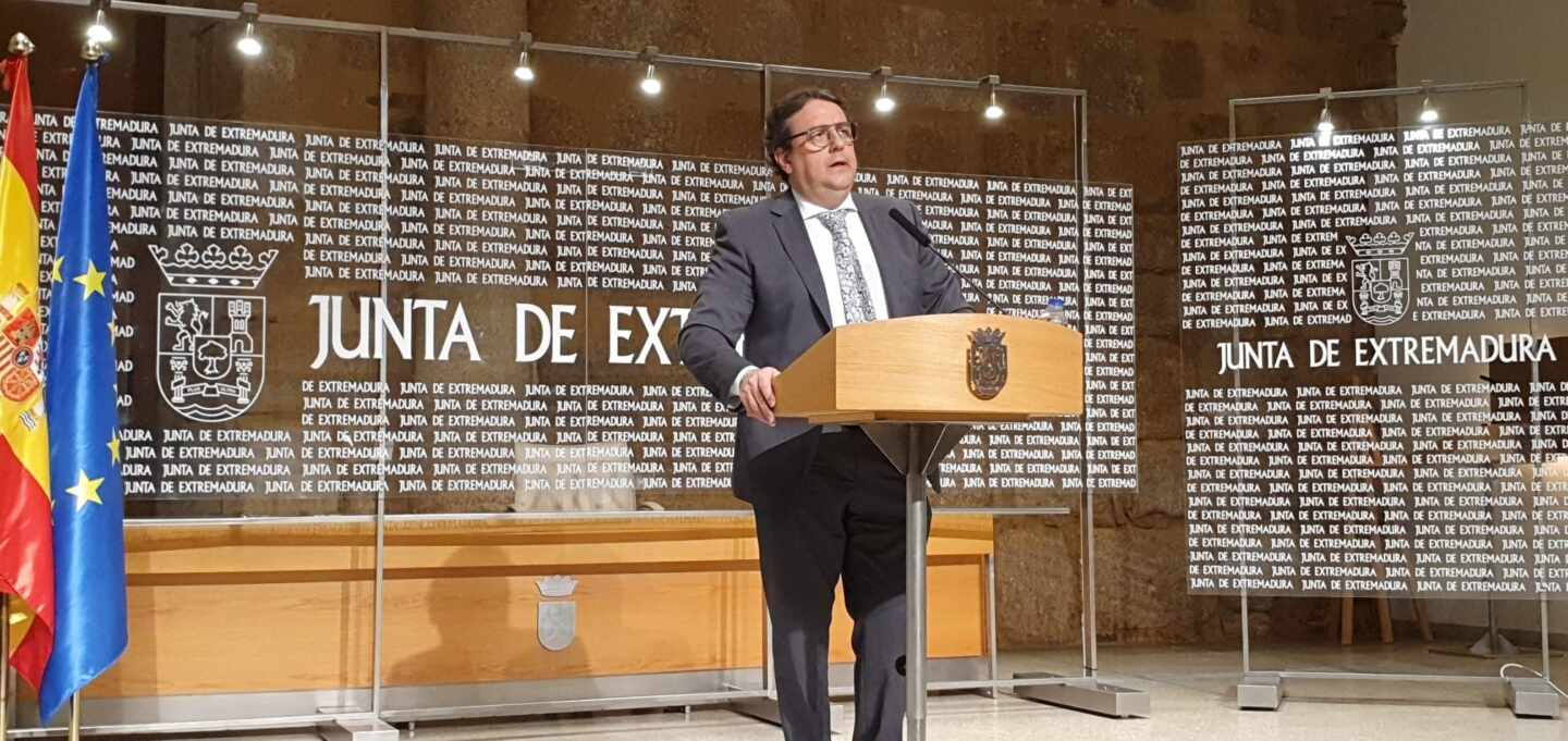 El consejero de Sanidad de la Junta de Extremadura, José María Vergeles.