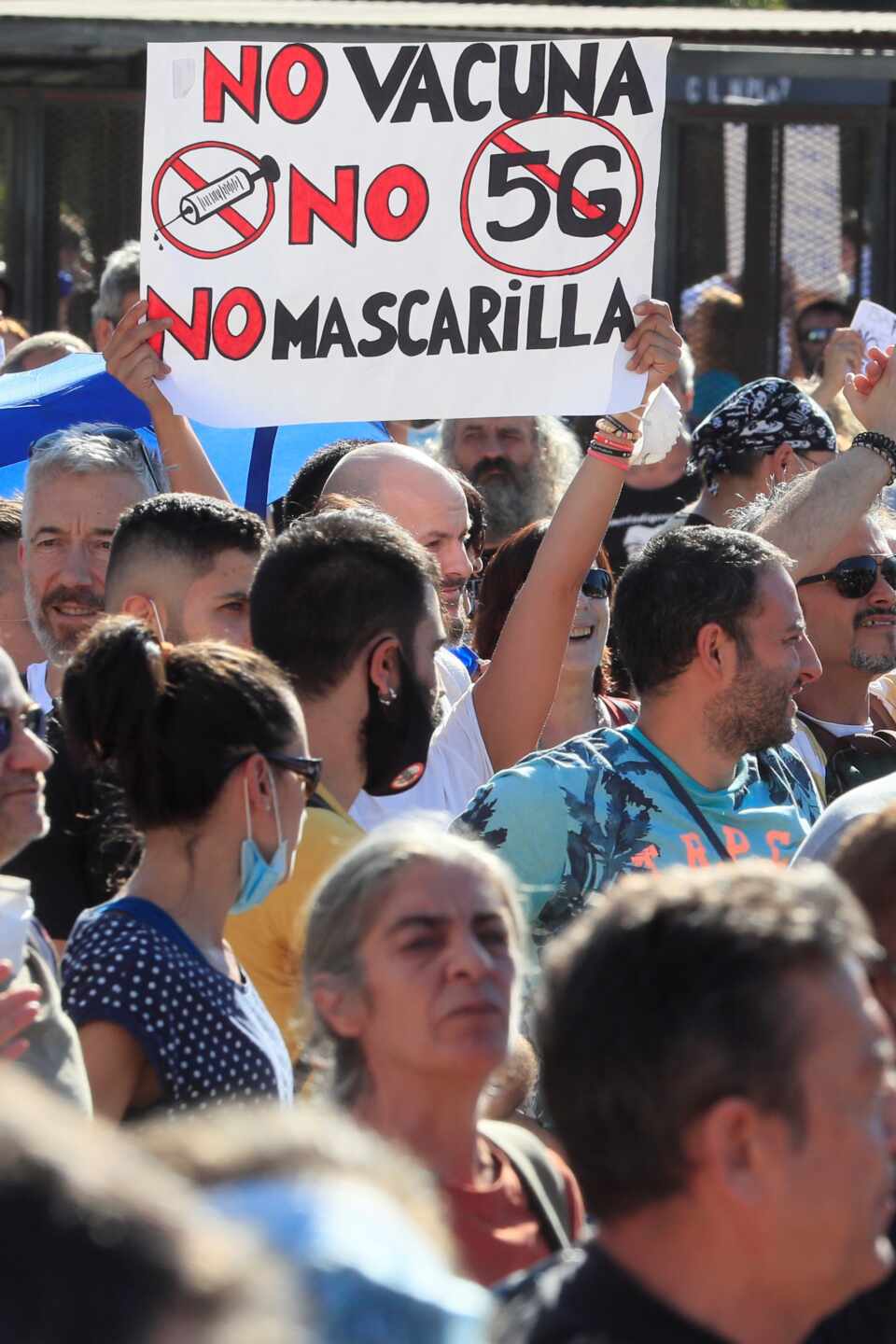 Un médico asegura que uno de los manifestados de Colón "está a un paso de la UCI"