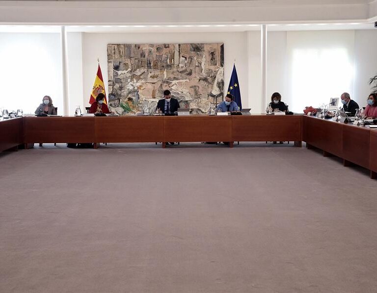 El silencio de Sánchez sobre Juan Carlos I deteriora su relación con Iglesias