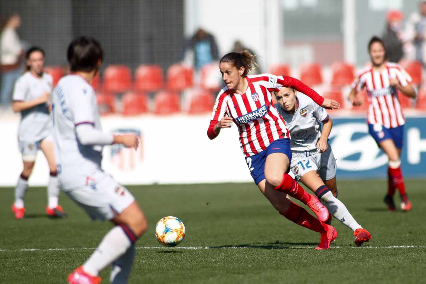 El Atlético femenino detecta un positivo y suspende su amistoso de este sábado ante el Athletic