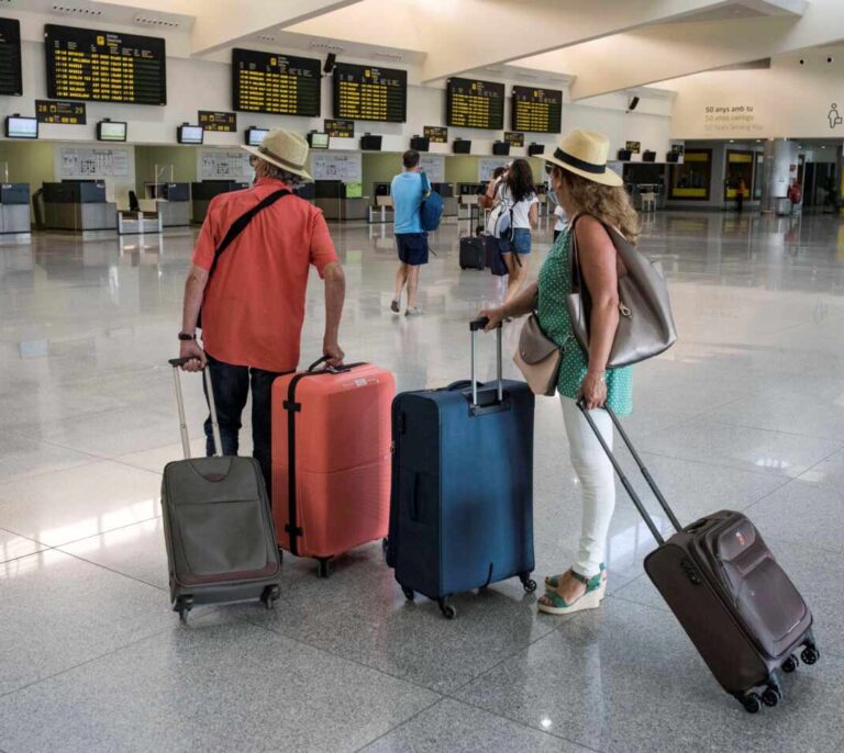 La UE ultima el 'pasaporte covid' para facilitar los viajes sin restricciones