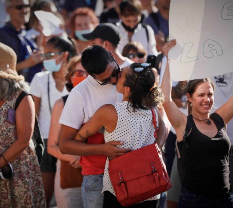 Los terraplanistas del Covid: "Es un genocidio diseñado por gobiernos canallas"