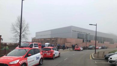 La policía detiene a una joven por agredir a un agente que le ordenó ponerse la mascarilla en Gijón