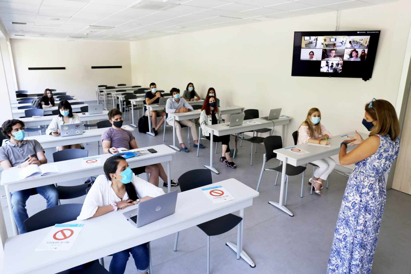 Ventilación cruzada y filtros HEPA: Cómo reducir el  contagio de Covid en las aulas según el CSIC