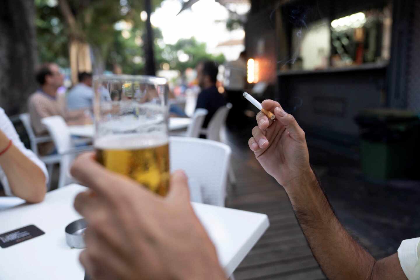 Madrid aplicará de forma "inmediata" la prohibición de fumar y el veto al ocio nocturno
