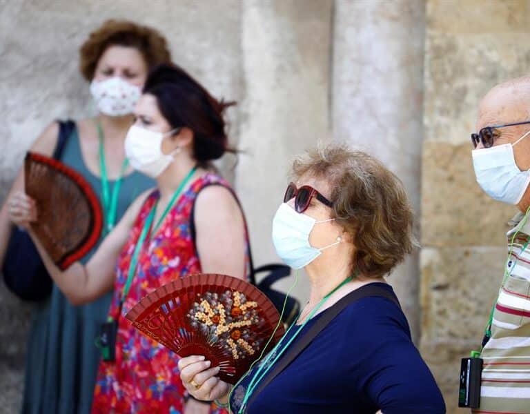 "Las altas temperaturas frenan al coronavirus, pero aumentan nuestra irresponsabilidad"