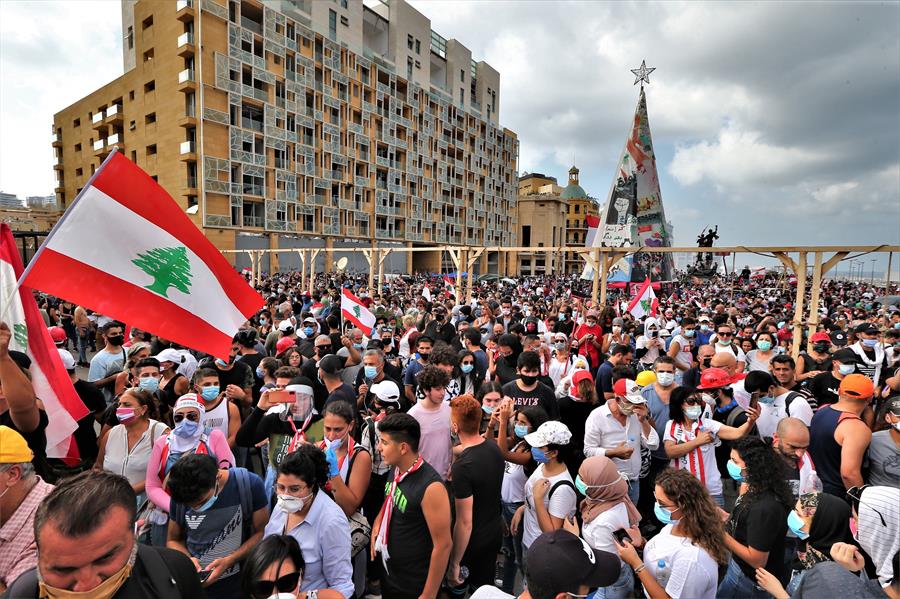 Más de 100 heridos en las protestas contra el Gobierno tras la explosión en Beirut