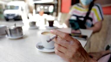 Madrid también se plantea prohibir fumar en los espacios públicos como en Galicia