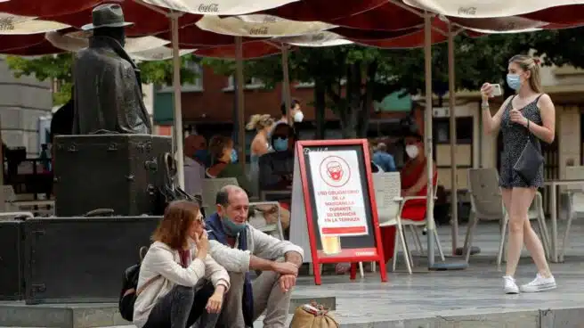 Canarias se suma a Galicia y prohíbe fumar en espacios públicos