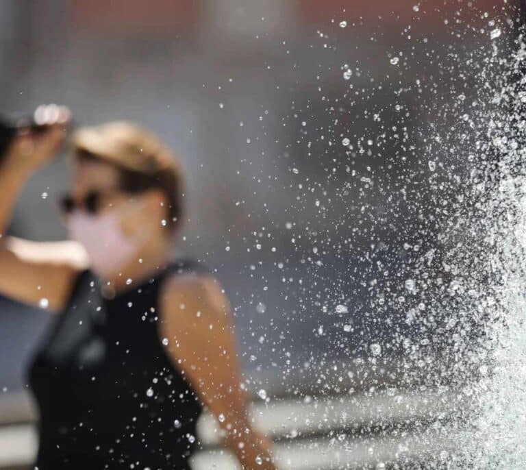 El calor, de hasta 37 grados, pone hoy en alerta a siete comunidades