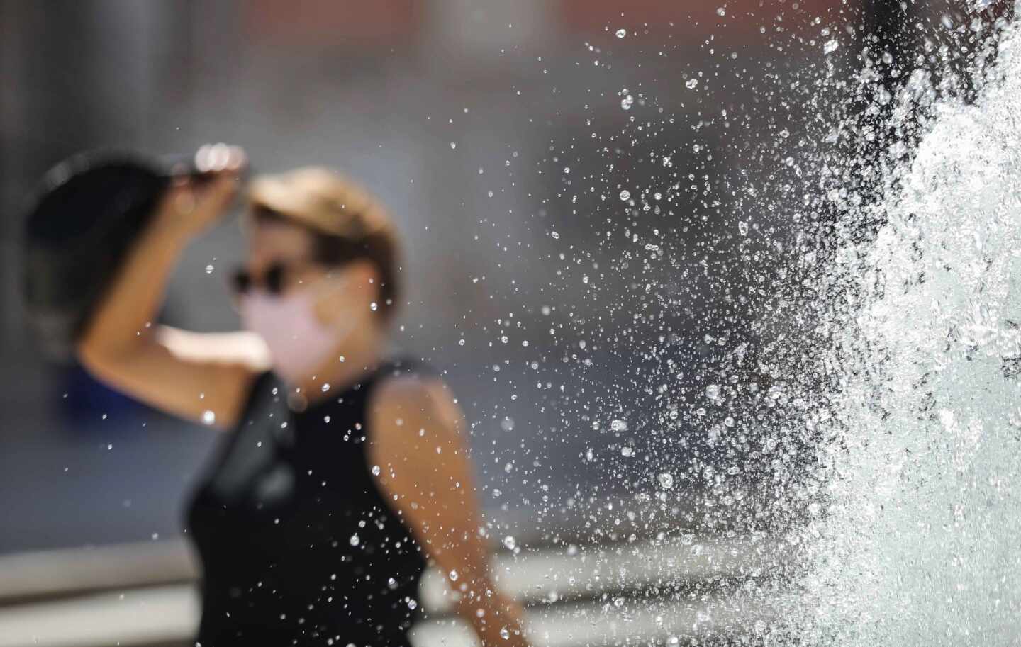 El calor, de hasta 37 grados, pone hoy en alerta a siete comunidades