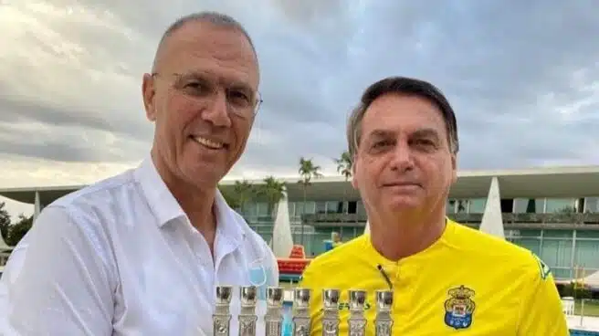 Bolsonaro recibe al embajador de Israel con una camiseta de la UD Las Palmas