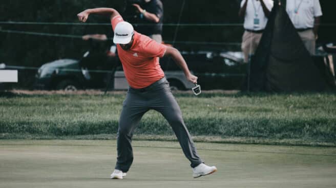 Jon Rahm celebra el putt en el BMW Championship