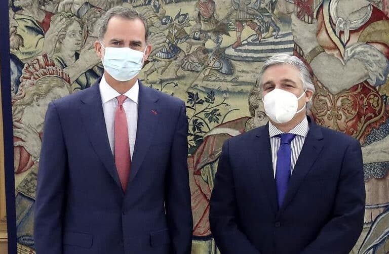 Felipe VI reaparece en público tras la salida de España de su padre