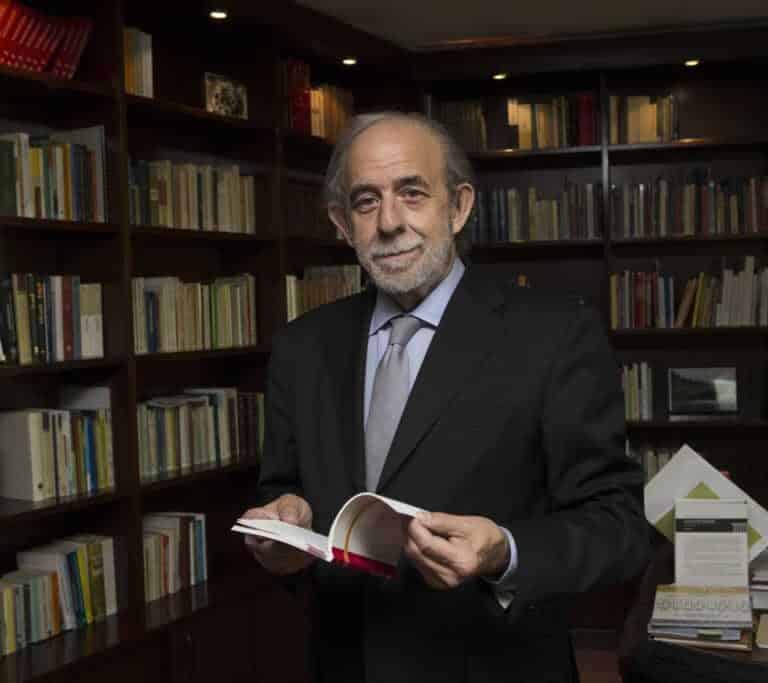 Valdés, magistrado del TC investigado por maltrato, presenta su renuncia