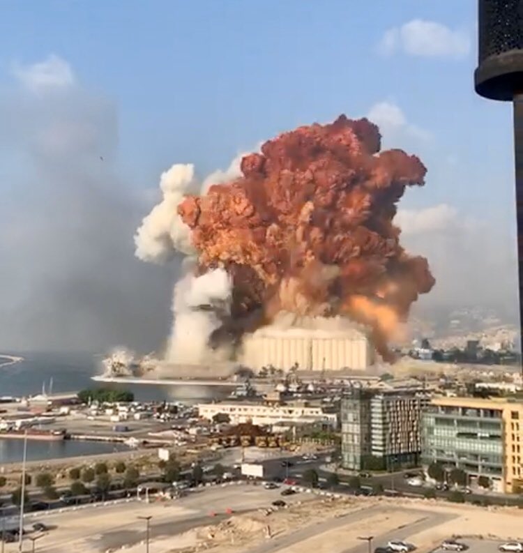 Fuerte explosión en la zona portuaria de Beirut (Líbano)