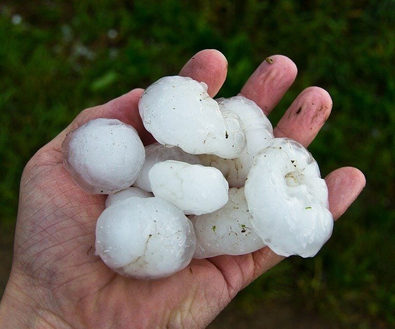 Espectacular granizada en Ciudad Real: granizos como "bolas de billar"