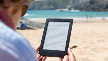 'Reina Roja', 'El Médico' y otros libros digitales que cuestan menos de cinco euros