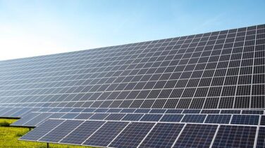 Atlantica refinancia dos plantas solares con un bono de 326 millones de euros