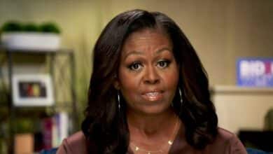 Michelle Obama apela a votar por Biden "como si la vida fuera en ello"