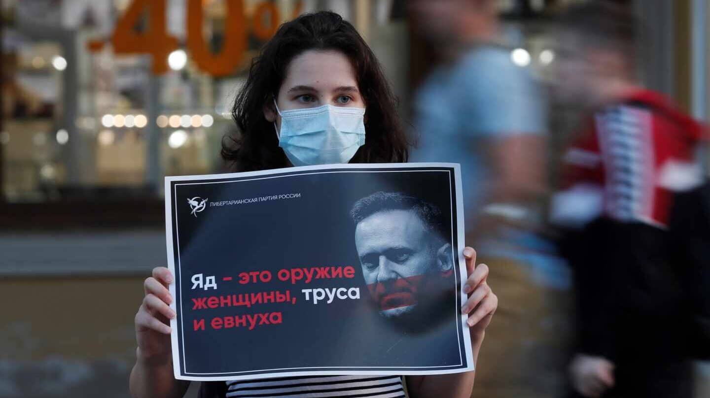 Opositora-cartel Navalny