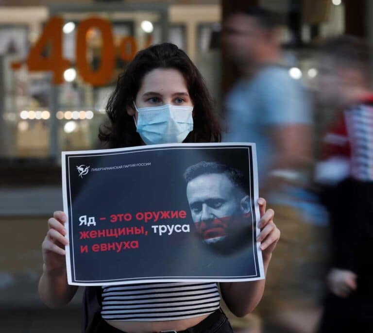 El opositor ruso Navalny fue envenenado, según el hospital donde está en Berlín
