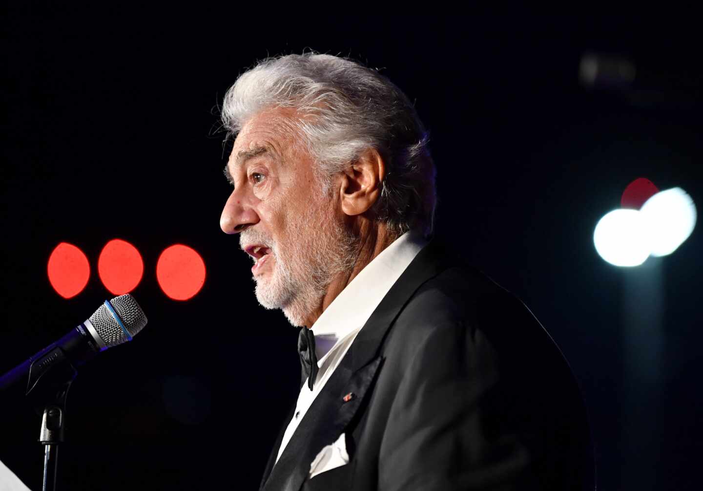 Plácido Domingo quiere "aclarar personalmente" su situación con las instituciones españolas