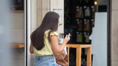 Cataluña prohibirá fumar en terrazas, alrededor de los colegios y en las marquesinas del autobús
