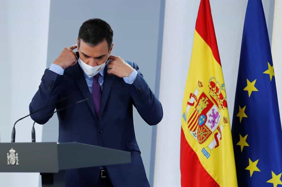 Sánchez sale en defensa de la Casa Real por "marcar distancias" con Juan Carlos I