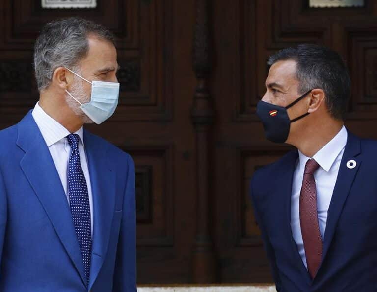 El rey recibe a Pedro Sánchez en el Palacio de Marivent
