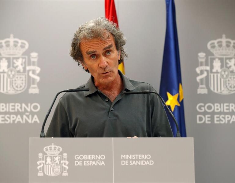 Simón afirma que "en Madrid y Barcelona es mejor excederse en las medidas que quedarse cortos"