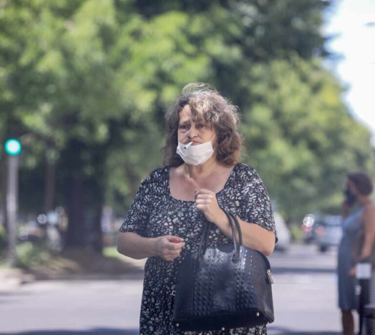 El TSJM tumba el auto del juez que anuló la prohibición de fumar sin distancia