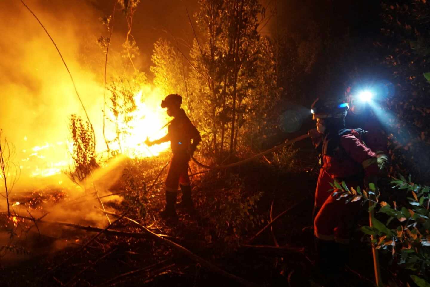 El incendio más grande del verano: 10.000 hectáreas y más de 3.000 evacuados en Huelva