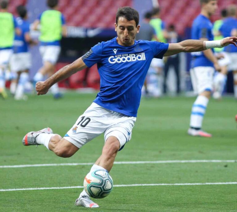 El jugador de la Real Sociedad Mikel Oyarzabal confirma que ha dado positivo en Covid-19