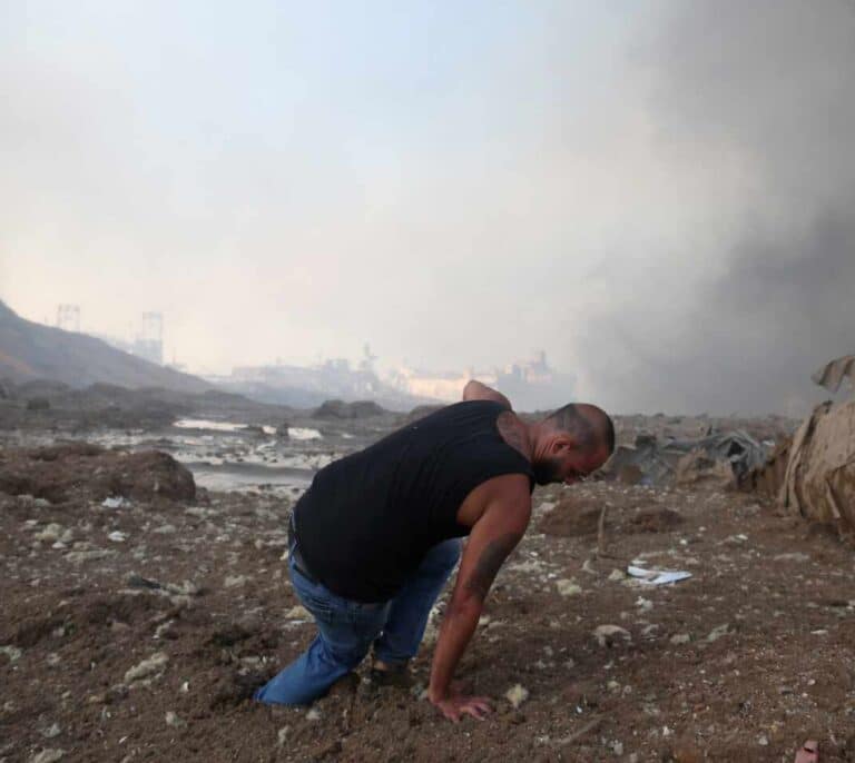 Líbano, el Estado en crisis que camina sobre los escombros de Beirut