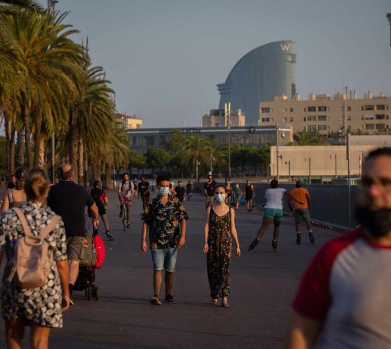 Cataluña prorroga hasta el 23 de noviembre el toque de queda