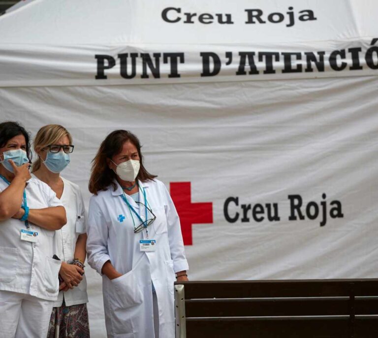 Cataluña registra 2.471 contagios y siete muertos más en 24 horas