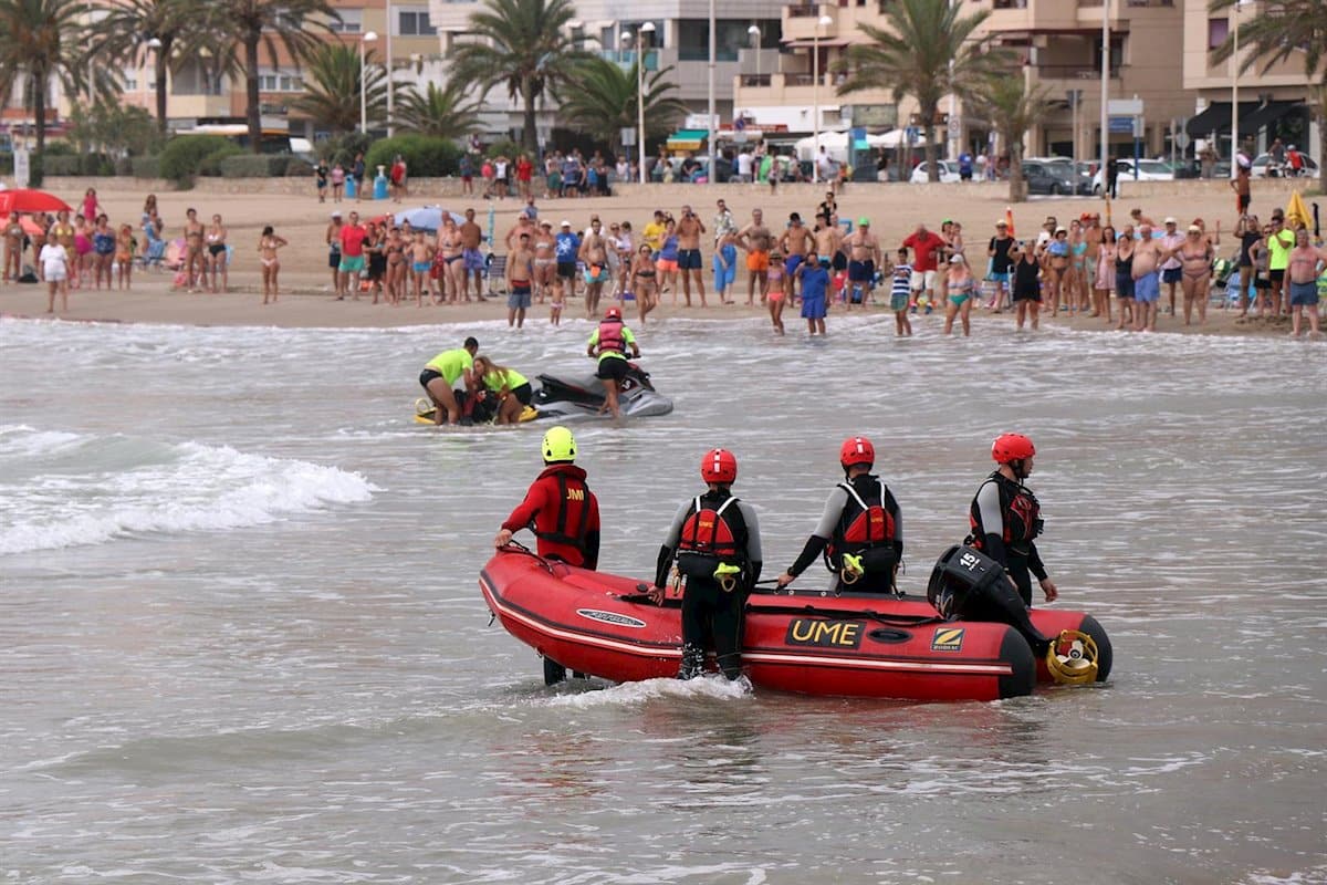 Rescatan el cuerpo de un hombre flotando en el agua en Puerto de Sagunto (Valencia)