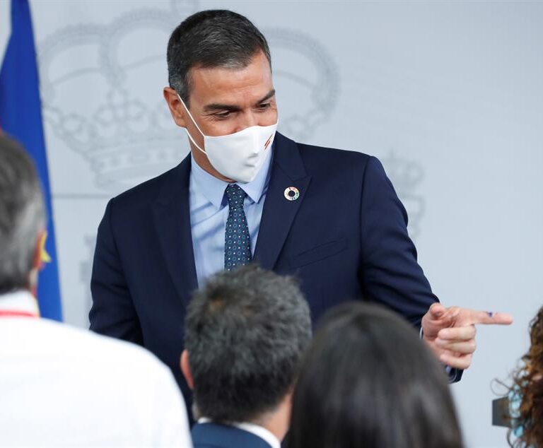 Unas cuantas falsedades envueltas en una dejación de responsabilidad