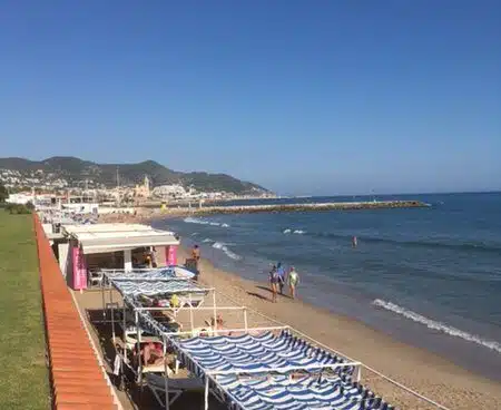 Muere un hombre ahogado en la playa de Sitges (Barcelona) y ya son 12 este verano
