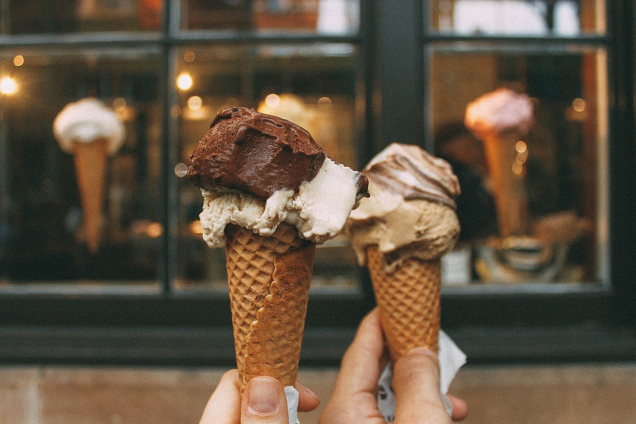 Helado de chocolate.