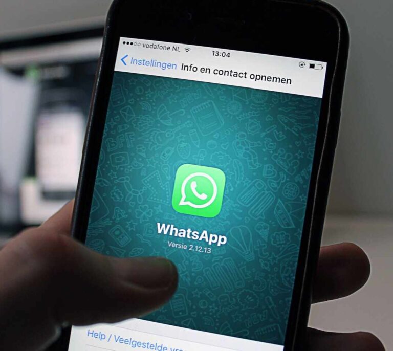 Vuelven los mensajes de WhatsApp que bloquean la 'app' de mensajería