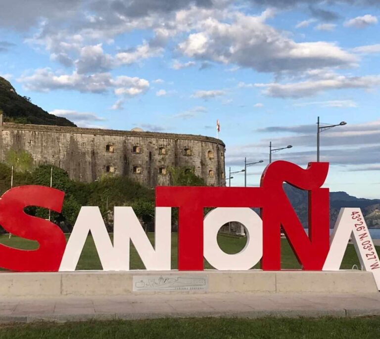 Cantabria establece un cordón sanitario en Santoña ante el aumento de casos Covid