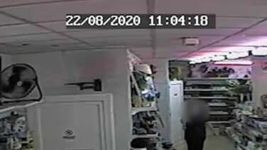Detenido por atracar una tienda con una mascara de 'Anonymous' y una pistola falsa