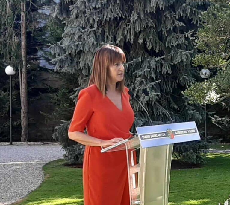 Idoia Mendia (PSOE) cree que "hay miembros" en el Gobierno "más ocupados en generar titulares que en trabajar"
