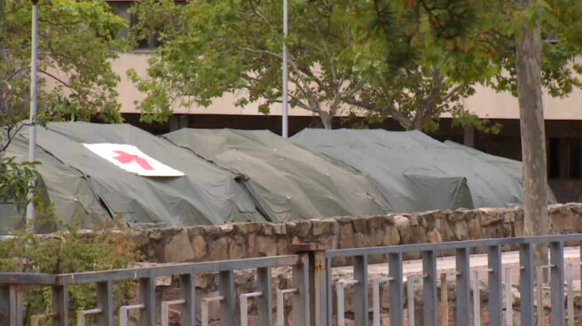 El hospital militar Gómez Ulla instala unas tiendas provisionales