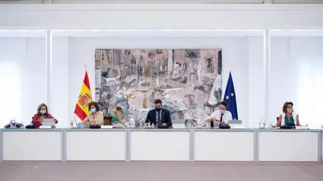 El Consejo de Ministros da luz verde al estado de alarma en Madrid sin escuchar la propuesta de Ayuso