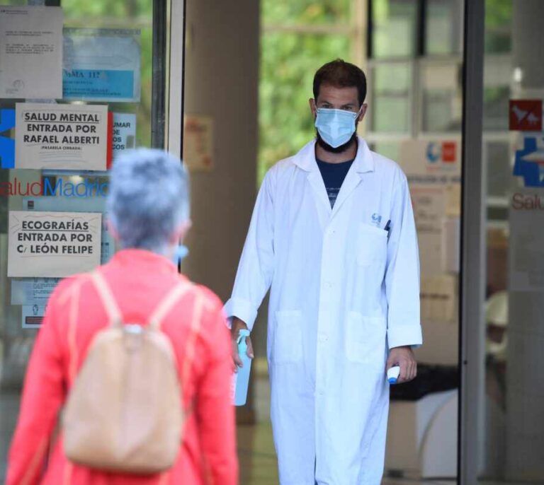 Sanidad notifica 11.289  nuevos casos y 130 fallecidos más