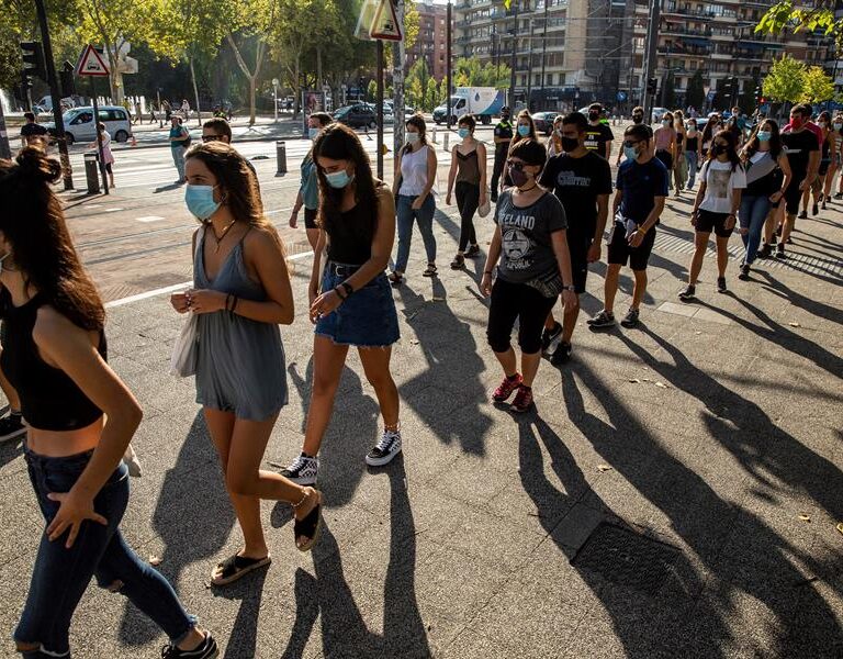 Sanidad registra 11.193 casos y 239 muertes en un día