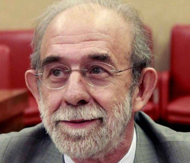 El juez ve motivos para llevar a juicio por maltrato al magistrado del TC Fernando Valdés